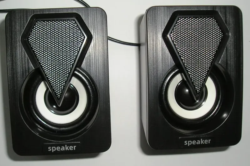 Photo 1 of Set of 2 Y-9077 MultiMedia Mini Digital Speakers
