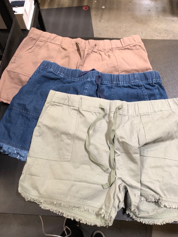Photo 1 of Women's Shorts 3 Pack XL