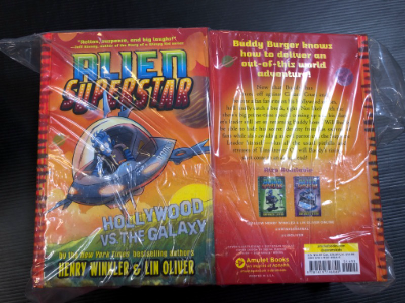 Photo 3 of 10 PACK // Hollywood vs. the Galaxy (Alien Superstar #3)