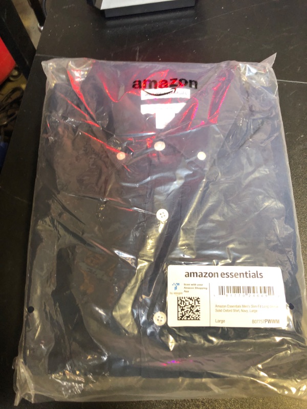 Photo 1 of Amazon Essentials Men's Slim-Fit Long-Sleeve Oxford Shirt
 SIZE  Large Navy