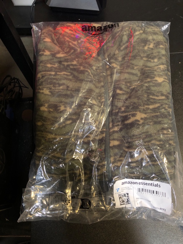 Photo 2 of Amazon Essentials Men's Full-Zip Polar Fleece Vest (Available in Big & Tall) Polyester Camo 
 SIZE Small