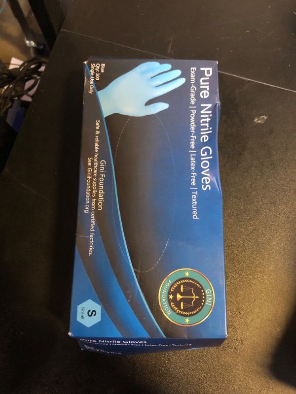 Photo 1 of 100pcs Disposable Nitrile Gloves Powder/Latex Free Size S