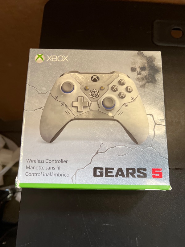 Photo 2 of Xbox One Wireless Controller Gears 5 Kait Diaz Limited Edition