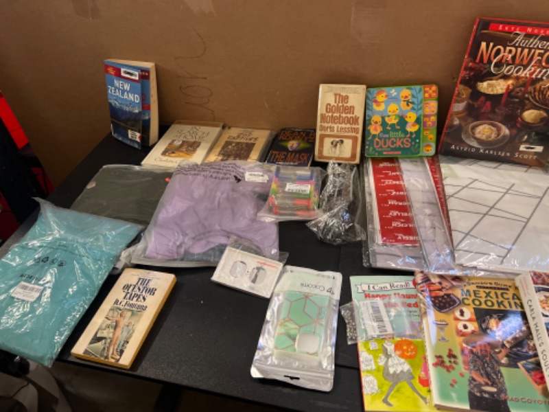 Photo 1 of BAG OF MIXED ITEMS 