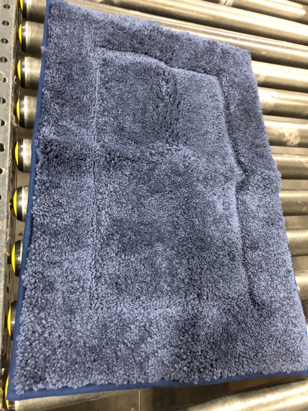 Photo 1 of BATH MAT UNKNOWN SIZE/BRAND 
