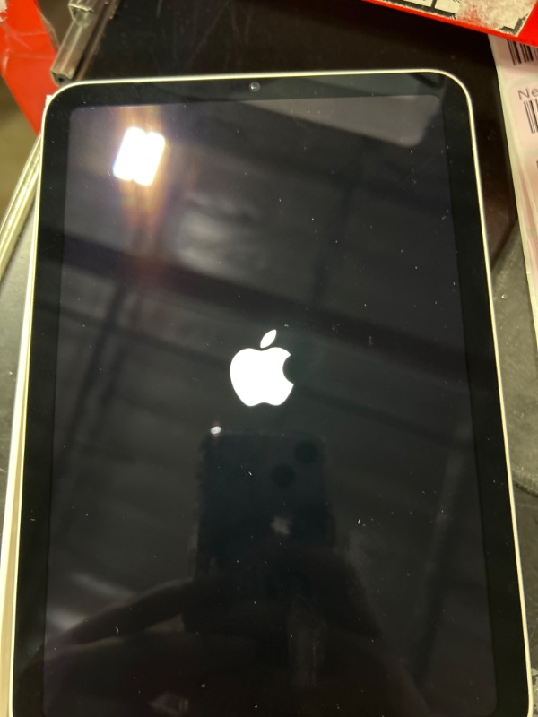 Photo 2 of Apple 2021 iPad mini (Wi-Fi, 256GB) - Starlight with WiFi 256GB Starlight, NO APPLECARE!