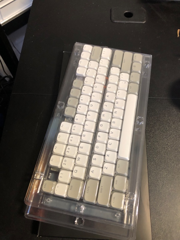 Photo 2 of KEYCAPS TOPS