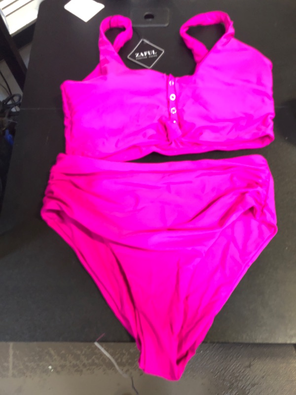 Photo 1 of WOMEN'S TWO PIECE SWIMSUIT SET
SIZE 8