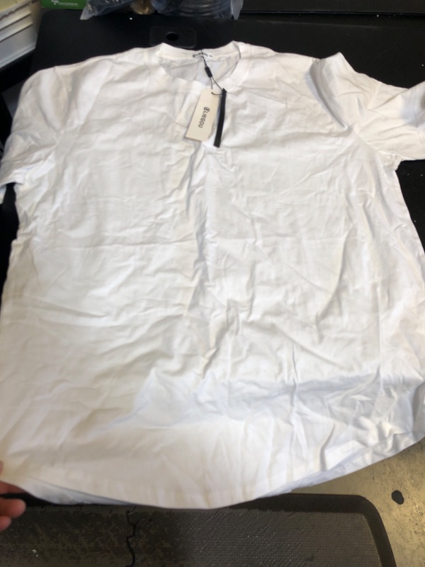 Photo 1 of WOMEN'S SHIRT SIZE XXL 