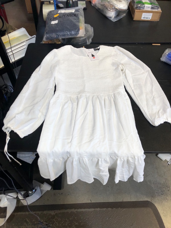 Photo 1 of WOMEN'S DRESS (WHITE)
 SIZE SMALL 