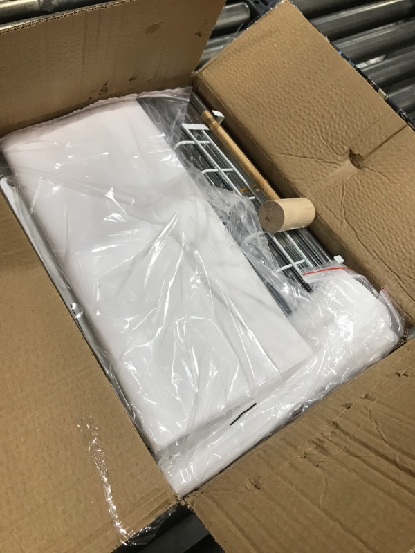 Photo 1 of Mavivegue Book Shelf, 12 Cube Storage Organizer, DIY Bookcase, Metal Cube Bookshelf,Tall Book case for Bedroom, Living Room,Office,Closet Storage Organizer, White Cubicle Storage Rack White 12-Grid