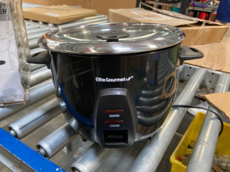 Photo 3 of ****USED*** Elite Gourmet ERC2010B Electric Rice Cooker with Stainless Steel Inner Pot Makes Soups, Stews, Porridge's, Grains and Cereals, 10 cups cooked (5 Cups uncooked), Black