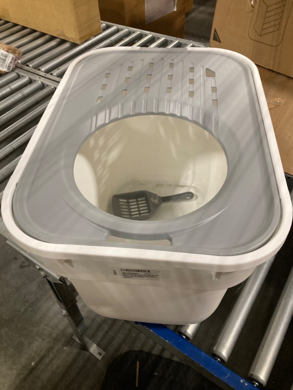 Photo 2 of ****USED*** NEED TO BE CLEANED*** NOT IN ORIGINAL PACKAGE** IRIS USA Top Entry Cat Litter Box with Litter Catching Lid, Privacy Walls and Scoop, Cat Pan