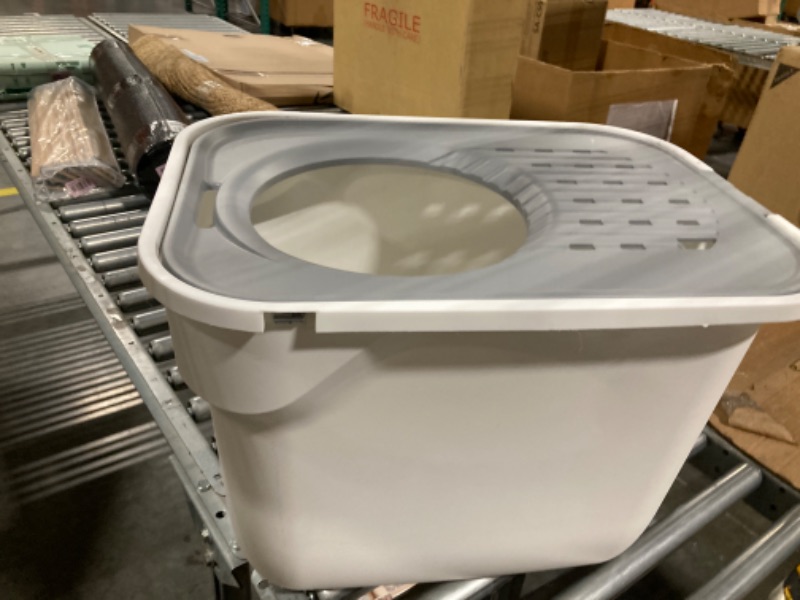 Photo 3 of ****USED*** NEED TO BE CLEANED*** NOT IN ORIGINAL PACKAGE** IRIS USA Top Entry Cat Litter Box with Litter Catching Lid, Privacy Walls and Scoop, Cat Pan