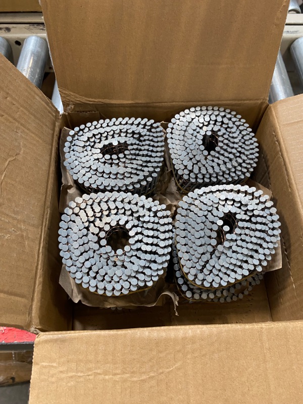 Photo 3 of 1-1/2 Inch 3600 Count Siding Nails 15-Degree Wire Collated Coil Full Round Head Hot-Dipped Galvanized Siding Nailer
