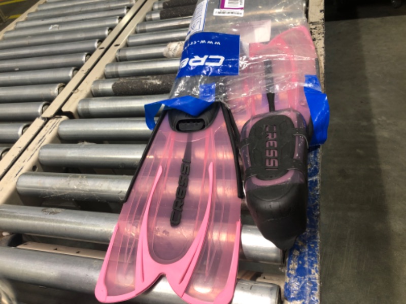 Photo 3 of ****USED** Cressi Adult Snorkeling Fins with Self-Adjustable Comfortable Full Foot Pocket | Perfect for Traveling | Agua: made in Italy EU 39/40 | US Man 6.5/7.5 | US Lady 7.5/8.5 Pink