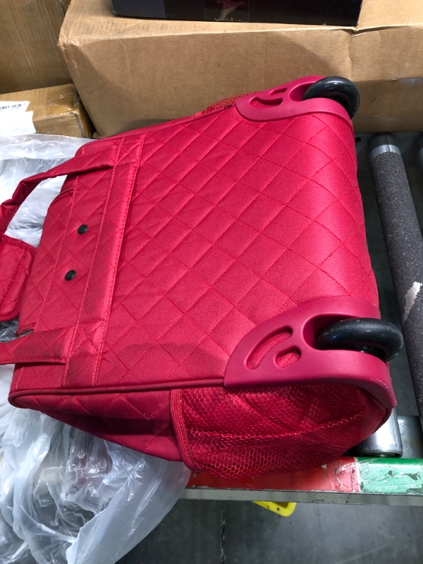 Photo 4 of *****USED***FRONT ZIPPER IS DAMAGED*** Rockland Melrose Upright Wheeled Underseater Luggage, Red, Carry-On 15-Inch