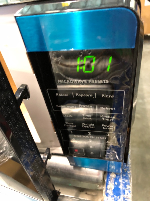 Photo 1 of ****USED***PARTS ONLY***SOLD AS IS NO RETURNS**ALL SALES ARE FINAL**DOOR WANT CLOSE***Kenmore KMCMV207S2-07 Countertop Microwave 6 Auto-Preset Menus, Child Lock, Defrost & Express Cooking Features, 0.7 Cu Ft, Stainless Steel Stainless Steel 0.7 Cu Ft
