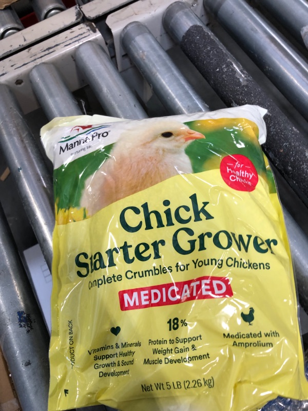 Photo 2 of 
Manna Pro Chick Starter Grower - Medicated Chick Feed Crumble for Young Chickens - Formulated with Amprolium - 5 lbs