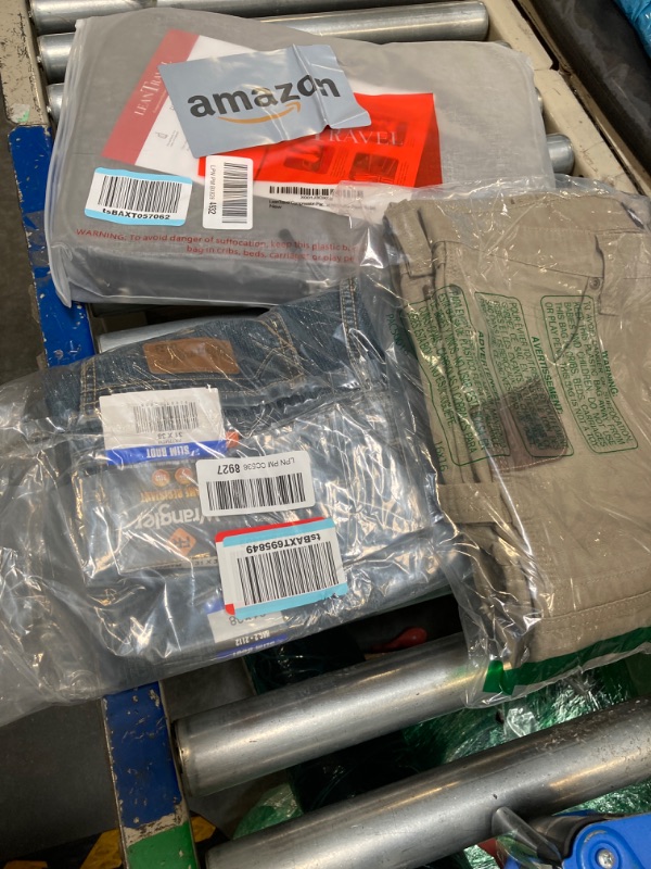 Photo 1 of ***BUNDLED BAG OF  ***
***AS IS / NO RETURNS -  FINAL SALE***
