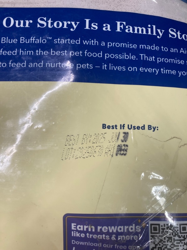 Photo 3 of **USED***Blue Buffalo Life Protection Formula Healthy Weight Large Breed Adult Dry Dog Food for Weight Control, Made with Natural Ingredients, Chicken & Brown Rice Recipe, 30-lb. Bag Chicken & Brown Rice 30 Pound (Pack of 1) EXP AUG 2025