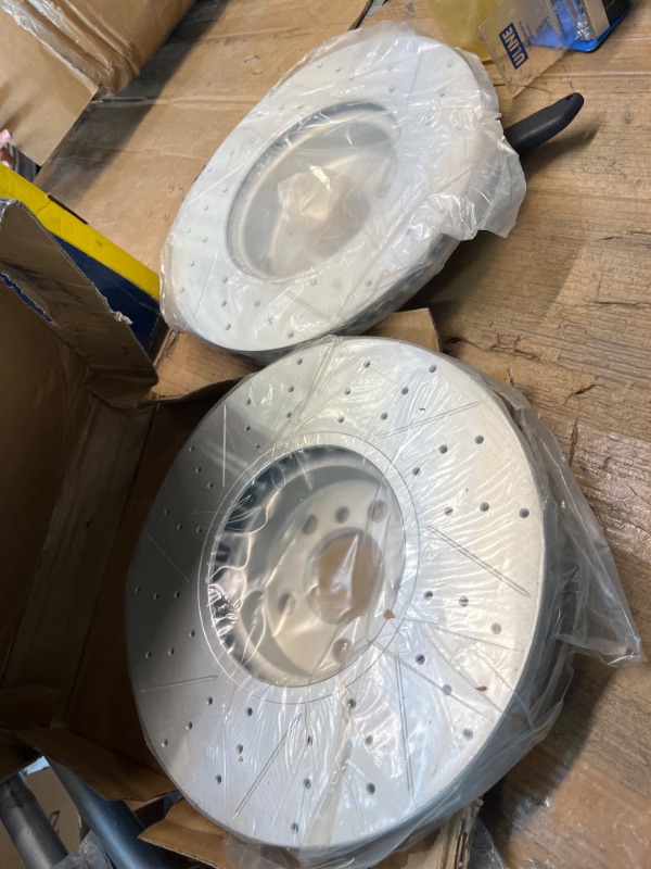 Photo 4 of ****USED**BOX IS DAMAGED***  R1 Concepts Front Brakes and Rotors Kit |Front Brake Pads| Brake Rotors and Pads| Ceramic Brake Pads and Rotors |Hardware Kit |fits 2007-2020 Infiniti QX56, Nissan Armada, Titan