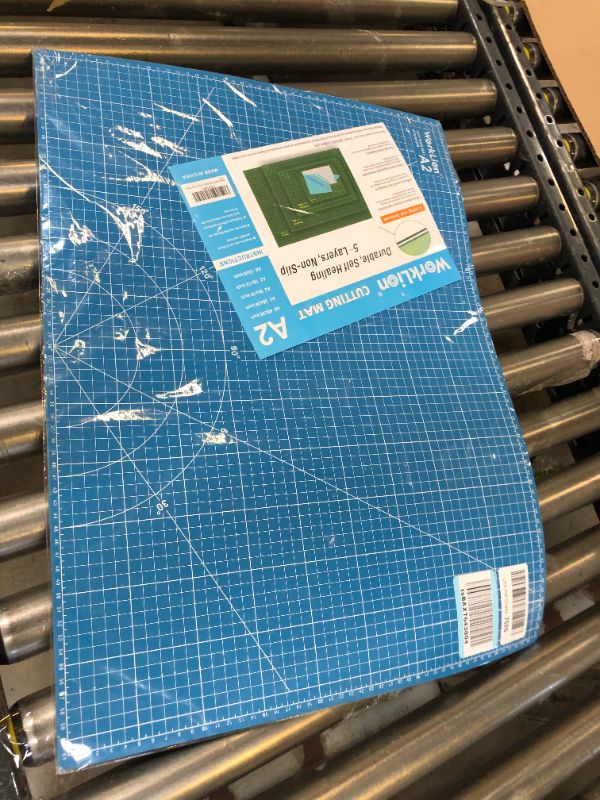 Photo 3 of WORKLION 18'' x 24'' Large Self Healing PVC Cutting Mat, Double Sided, Gridded Rotary Cutting Board for Craft, Fabric, Quilting, Sewing, Scrapbooking - Art Project A2: Green/Blue A2:18 x 24 inch