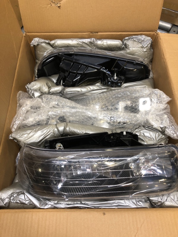 Photo 1 of Bincmay Headlight Assembly Fit For 1999 2000 2001 2002 Chevy Silverado 99 00 01 02 Silverado Headlights 1500 2500 1500HD 2500HD 3500HD/ 2000-2006 Chevy Tahoe Suburban 1500 2500 Black Housing Amber Reflector