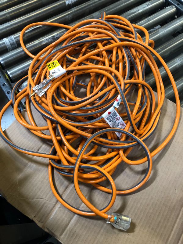 Photo 3 of 100 ft. 12/3 Heavy-Duty Contractor-Grade Indoor/Outdoor Extension Cord