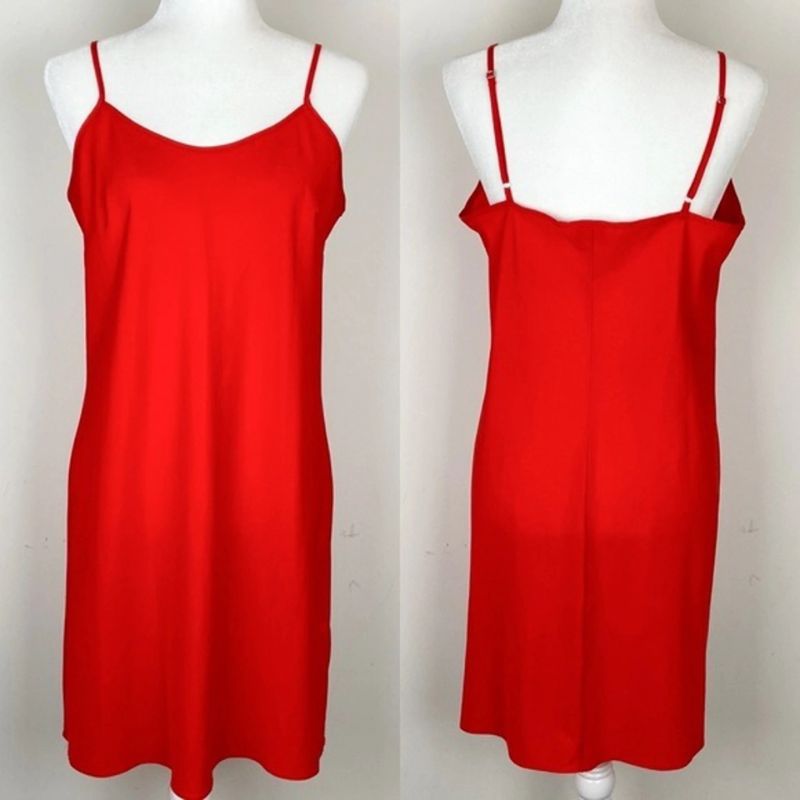 Photo 1 of SIZE 8 NANETTE WOMEN'S RED SLEEPGOWN 