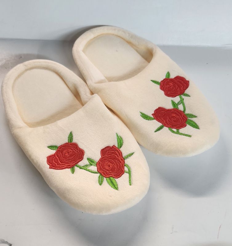 Photo 1 of SIZE 6-7 WOMEN'S MEMORY FOAM SLIPPERS