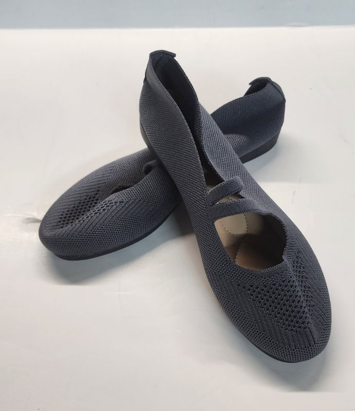 Photo 1 of SIZE 9 WOMEN'S SHOES