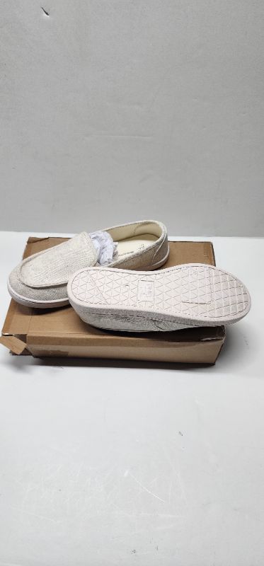 Photo 1 of WOMEN'S CANVAS SHOES SIZE 8 W 