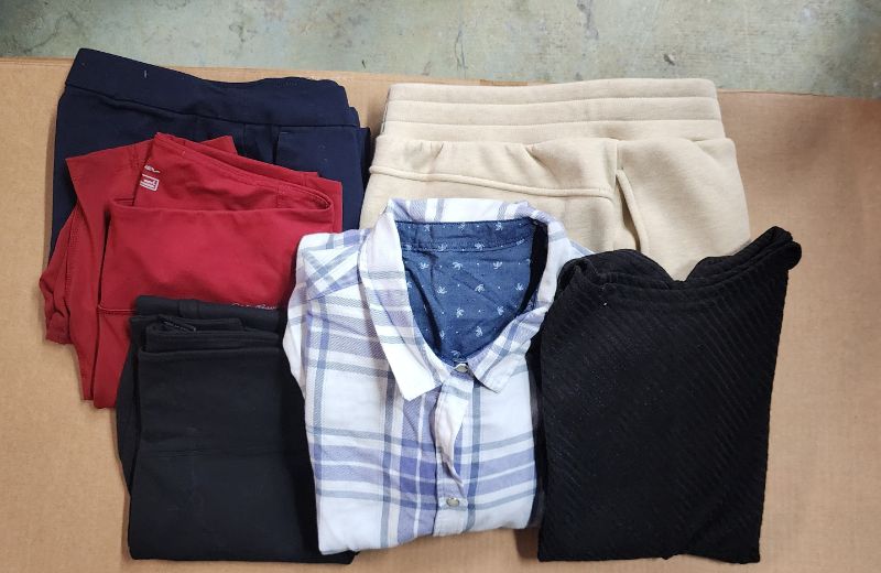 Photo 1 of NO RETURNS / FINAL SALE Lot of 6 pieces women's clothing/ New and used. All Sizes.