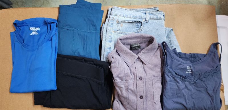 Photo 1 of NO RETURNS / FINAL SALE Lot of 6 pieces women's clothing/ New and used. All Sizes.