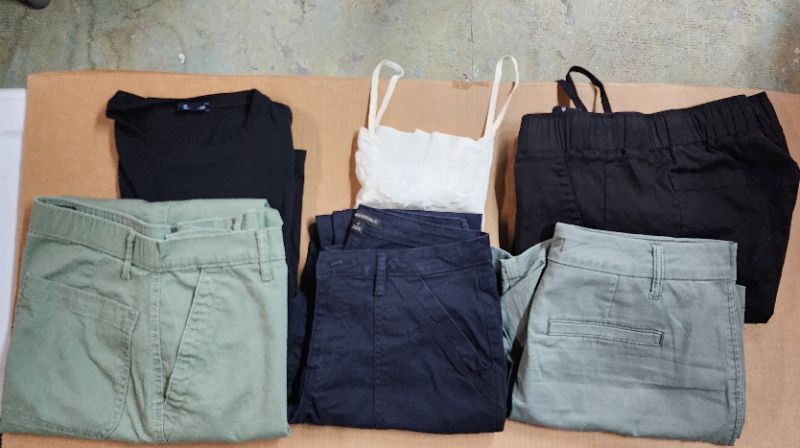 Photo 1 of NO RETURNS / FINAL SALE Lot of 6 pieces women's clothing/ New and used. All Sizes.