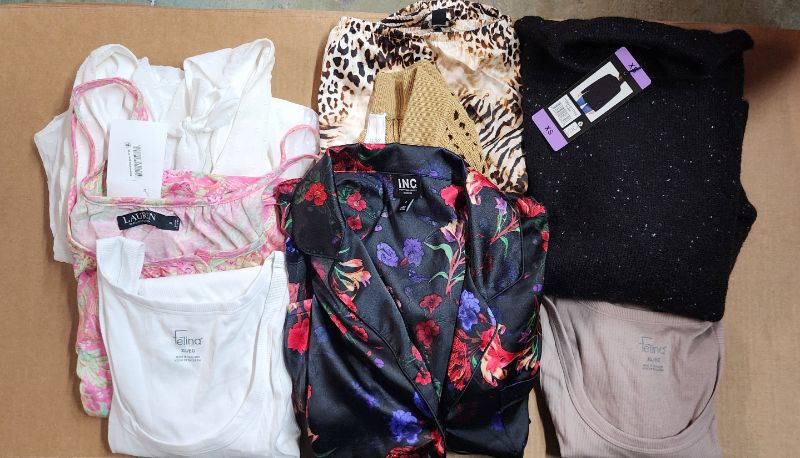 Photo 1 of No Returns/ Final Sale Lot of 8pcs Women's clothing New and Used