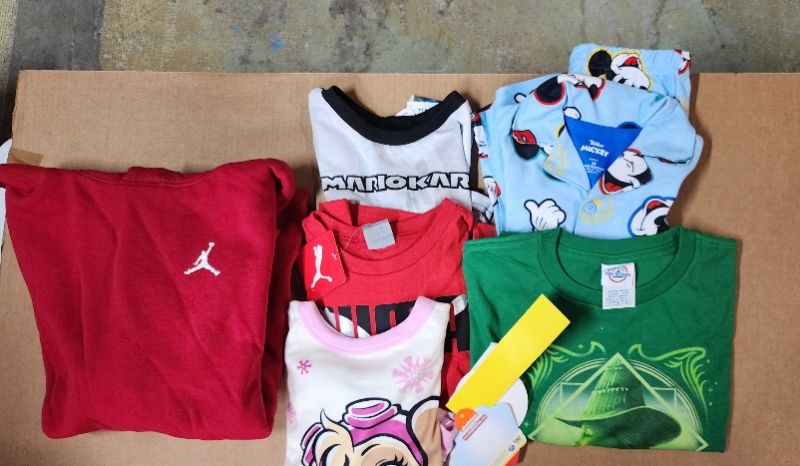 Photo 1 of NO RETURN LOT OF 6 PIECES KIDS CLOTHING ASSORTED SIZES