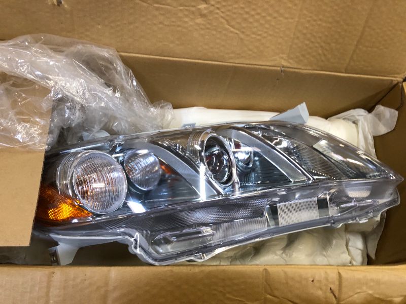 Photo 2 of TYC Right Headlight Assembly Compatible with 2007-2009 Toyota Camry