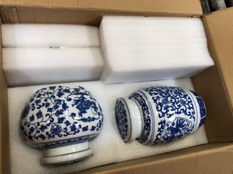 Photo 2 of Set of 6 Small Blue and White Porcelain Vases Blue Chinoiserie Decor Gifts Ceramic Flower Vases Porcelain Classic 8 Flower Decor for Home Table Centerpieces Bookshelf (Retro)