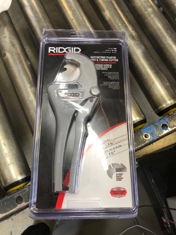 Photo 2 of RIDGID 1/8 in. - 1-5/8 in. RC-1625 Aluminum Ratchet Action Plastic Pipe and Tubing Cutter, Tool for Multilayer Tubing Jobs