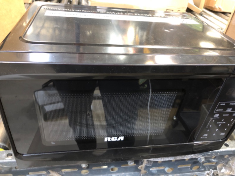 Photo 2 of RCA RMW733-BLACK RMW733 0.7 Cu. Ft. Microwave, Black Black 0.7