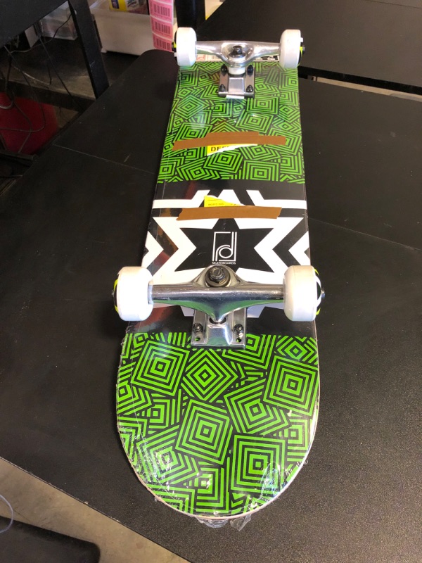 Photo 2 of Roller Derby Street Series Complete Skateboard, Beginner, Teen, Adult, 31X7 Square
