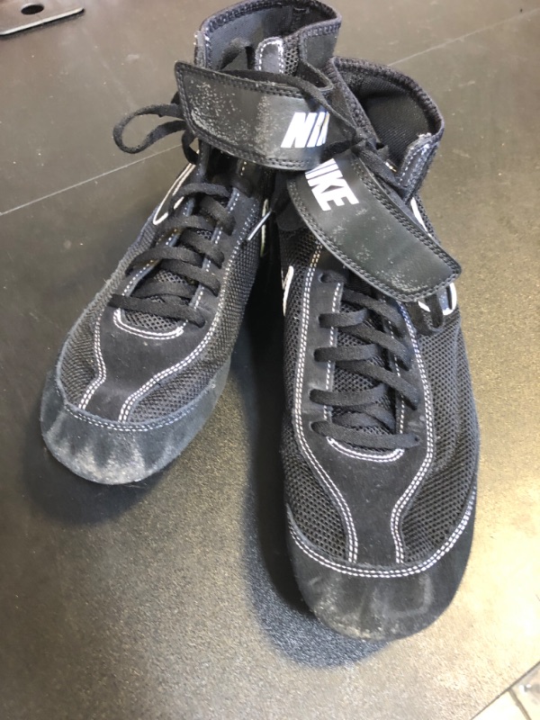 Photo 1 of nike training shoes  -9.5 