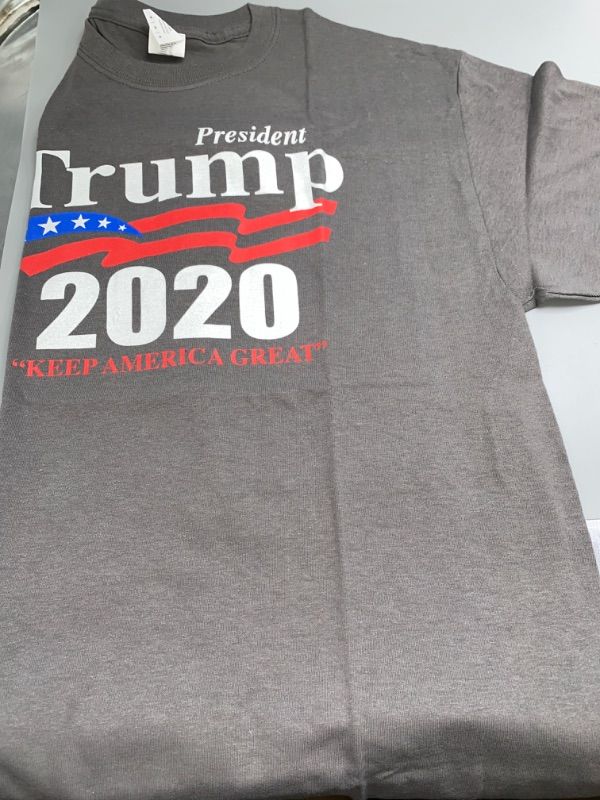 Photo 1 of Medium Red President Trump 2020 T-Shirt Short Sleeve 