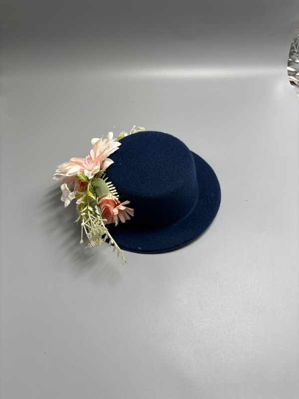 Photo 2 of Women's Fedora Hats Flower Flat Cap Fashion Autumn Winter Warm Flat Top Basin Hats Vintage Top Hats