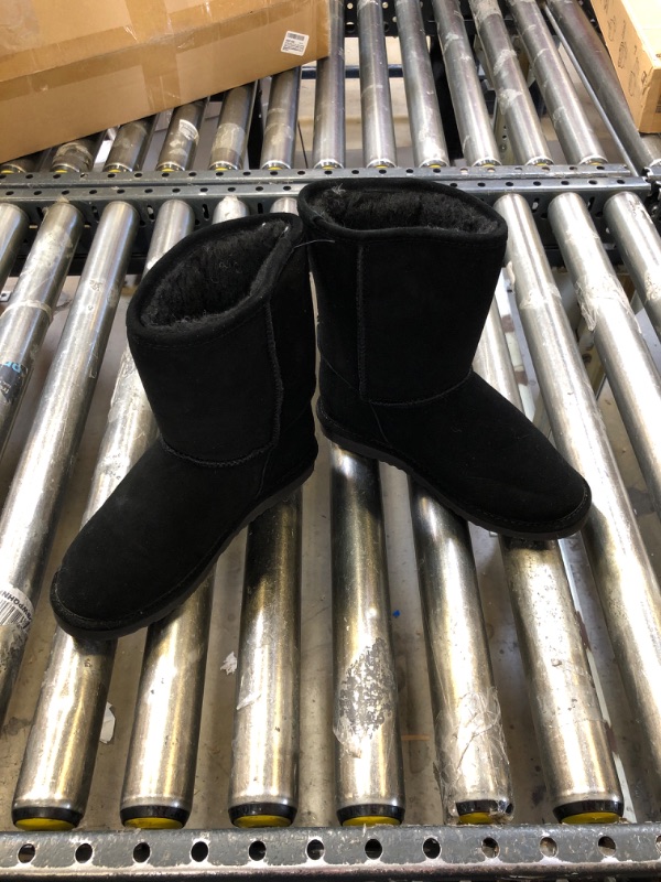 Photo 1 of Women's Fur Boots, Size 6/7
