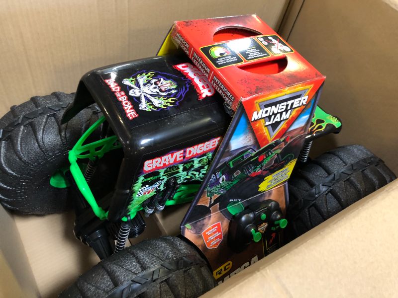 Photo 5 of Monster Jam, Official Mega Grave Digger All-Terrain Remote Control Monster Truck, Over 2 Ft. Tall, 1:6 Scale, Kids Toys for Boys and Girls Ages 4-6+ Mega Grave Digger (V2)