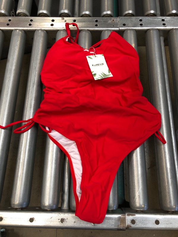 Photo 1 of Women's 2 Piece Bathing Suit Set
Size L (red)