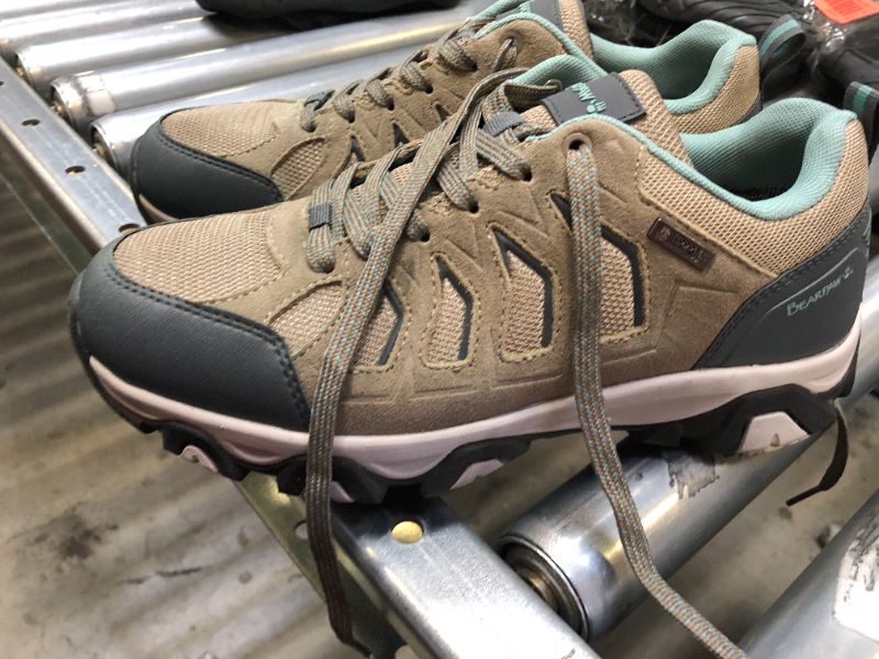 Photo 1 of WOMENS HIKING SHOE
8.5